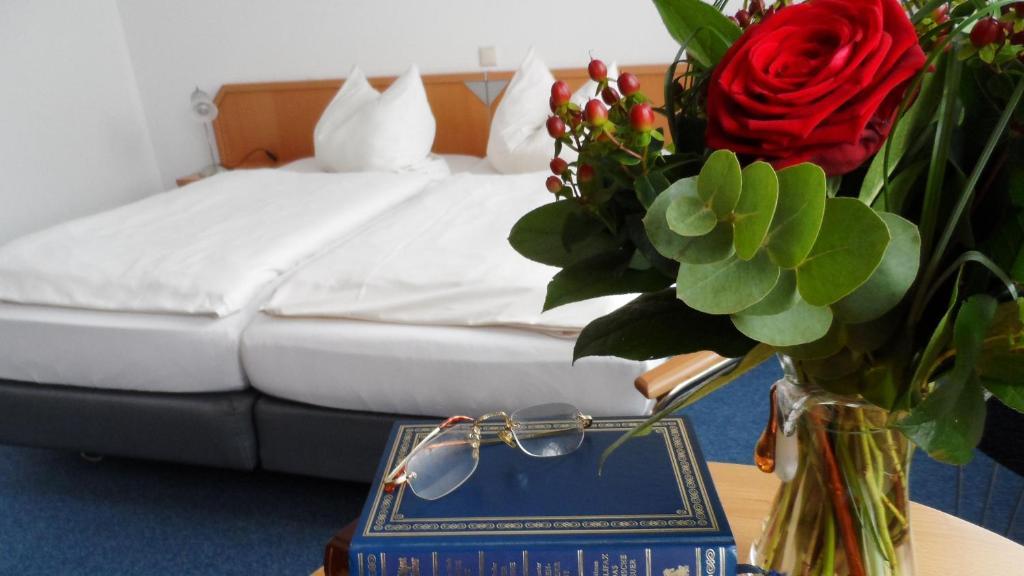 Hotel Am Weyerhof Kerpen  Oda fotoğraf